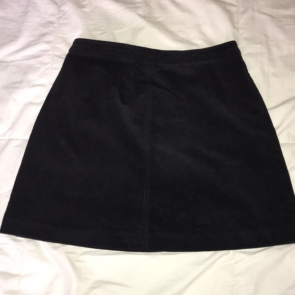 Forever 21 Dresses & Skirts - Forever 21 (M) black mini skirt